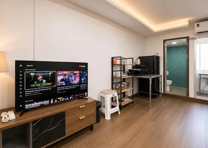 1br Near Bts Queen & Single Bed Center *